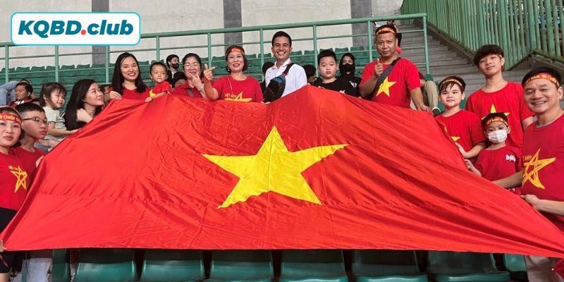 Góc nhìn rực rỡ khi cổ động viên Việt Nam nhuộm đỏ khán đài Mỹ, tạo nên dấu ấn văn hóa đặc sắc tại kỳ World Cup năm nay